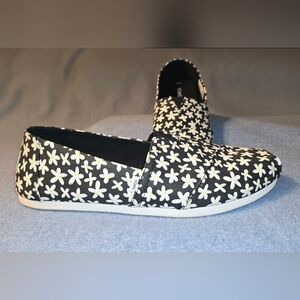 Toms Women's Size 11 Wide Daisy Print Canvas Shoes